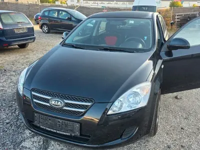 Gebraucht Kia Ceed Basis 109 PS (80 kW) 2009 Schwarz Kleinwagen