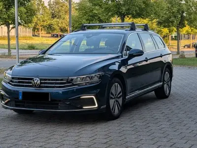 Gebraucht VW Passat GTE 218 PS (160 kW) 2022 Blau Kombi