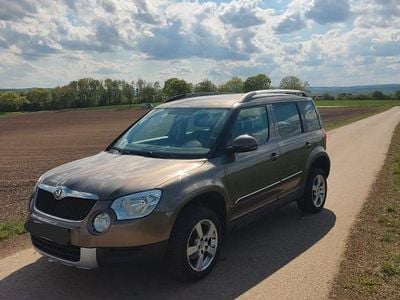 Braun Gebraucht 2013 Skoda Yeti Elegance SUV | 5.500 € (Fairer Preis)