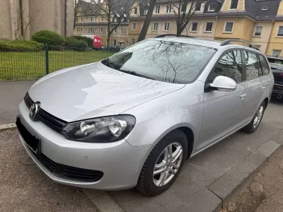 Gebraucht VW Golf VI Comfortline 102 PS (75 kW) 2010 Grau Kleinwagen