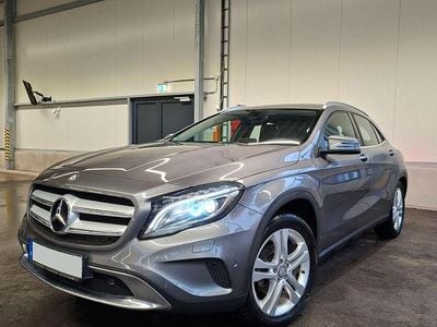 Gebraucht Mercedes GLA200 136 PS (100 kW) 2016 Grau SUV