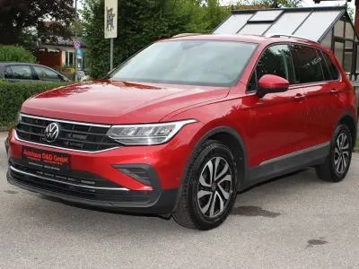 Gebraucht VW Tiguan Active 150 PS (110 kW) 2022 Rot SUV