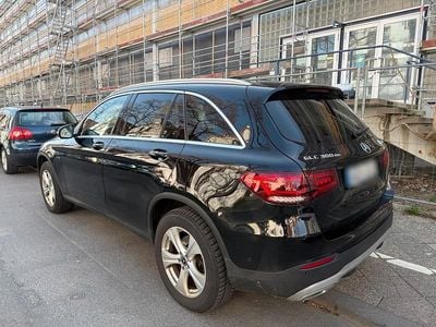 Gebraucht Mercedes GLC300e 306 PS (225 kW) 2021 Schwarz SUV