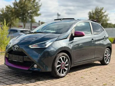 Gebraucht Toyota Aygo x-style 72 PS (52 kW) 2020 Grau Kleinwagen