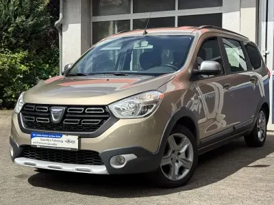 Gebraucht Dacia Lodgy Stepway 131 PS (96 kW) 2020 Gold Van / Kleinbus