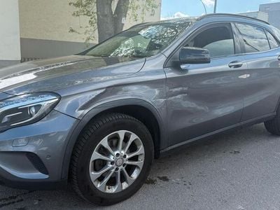 Mercedes GLA200