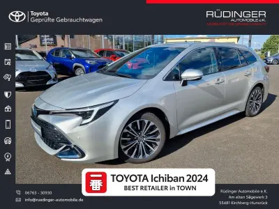 Gebraucht Toyota Corolla Team 140 PS (102 kW) 2024 Precious silver metallic Kombi