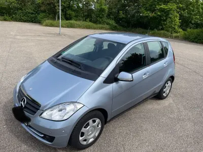 Gebraucht Mercedes A160 Elegance 95 PS (69 kW) 2011 Blau Kleinwagen