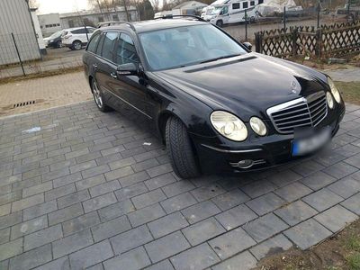Schwarz Gebraucht 2006 Mercedes E280 Avantgarde Kombi | 7.400 € (Teuer)