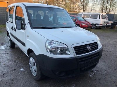 Gebraucht Fiat Doblò 77 PS (56 kW) 2010 Weiß Van / Kleinbus