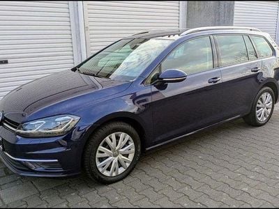 Gebraucht VW Golf VII Comfortline 116 PS (85 kW) 2019 Blau Kombi