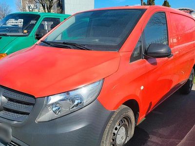 Usata Mercedes Vito 116 CV (85 kW) 2015 Rosso Furgone