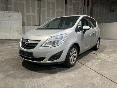 Gebraucht Opel Meriva Edition 101 PS (74 kW) 2011 Van / Kleinbus