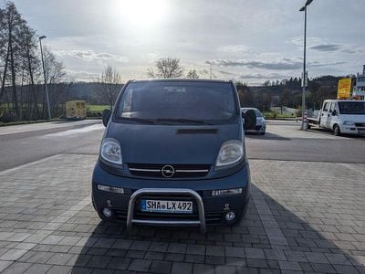 Second-hand Opel Vivaro 135 CP (99 kW) 2005 Albastru Monovolum