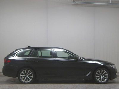 Schwarz Gebraucht 2021 BMW 520 Kombi | 19.980 € (Guter Preis)