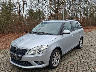 Silber Gebraucht 2015 Skoda Fabia Ambition Kombi | 4.690 € (Fairer Preis)