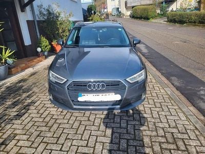 Gebraucht Audi A3 Ambiente 116 PS (85 kW) 2016 Grau Limousine