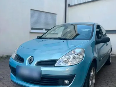 Gebraucht Renault Clio III 75 PS (55 kW) 2008 Grün Limousine