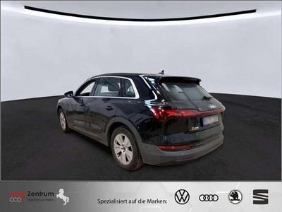Gebraucht Audi e-tron Basis 230 kW (313 PS) 2022 Schwarz SUV