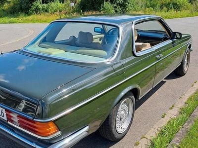 Gebraucht Mercedes 230 136 PS (100 kW) 1982 Coupé