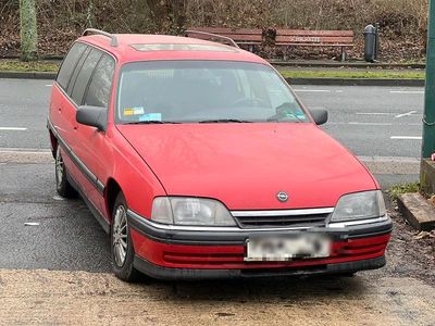 Rot Gebraucht 1993 Opel Omega Kombi | 1.999 €
