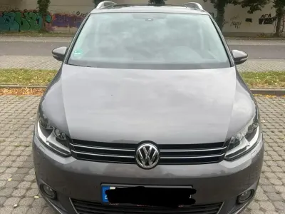 Gebraucht VW Touran 140 PS (102 kW) 2014 Grau Van / Kleinbus