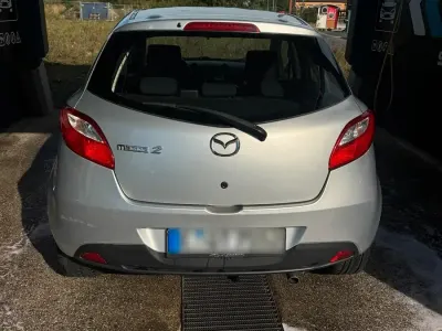 Gebraucht Mazda 2 75 PS (55 kW) 2009 Grau Kleinwagen