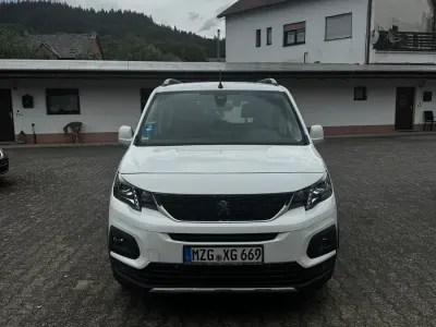 Gebraucht Peugeot Rifter 130 PS (95 kW) 2016 Weiß Van / Kleinbus