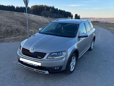 Gebraucht Skoda Octavia 184 PS (135 kW) 2016 Beige Kleinwagen