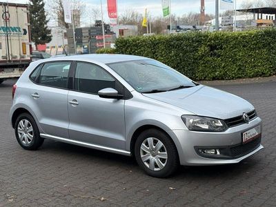 Silber Gebraucht 2012 VW Polo Comfortline Limousine | 7.900 € (Fairer Preis)