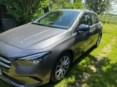 Gebraucht Mercedes B180 136 PS (100 kW) 2019 Grau Van / Kleinbus