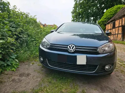 Gebraucht VW Golf VI Style 105 PS (77 kW) 2011 Blau Kleinwagen