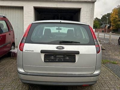 Silber Gebraucht 2005 Ford Focus Kombi | 1.500 € (Guter Preis)