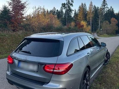Grau Gebraucht 2015 Mercedes C400 AMG line Kombi | 21.990 € (Etwas zu teuer)