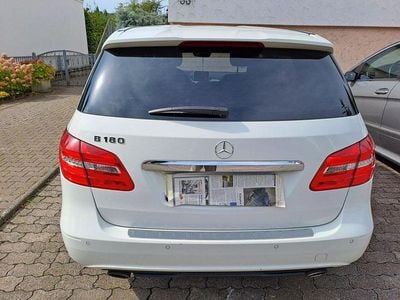 Mercedes B180