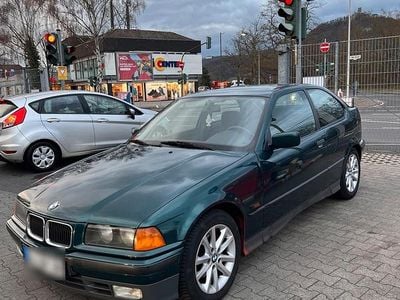 Gebraucht BMW 316 102 PS (75 kW) 1994 Grün Coupé