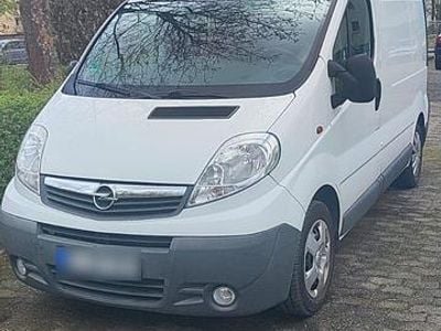 Second-hand Opel Vivaro 114 CP (83 kW) 2014 Alb Monovolum