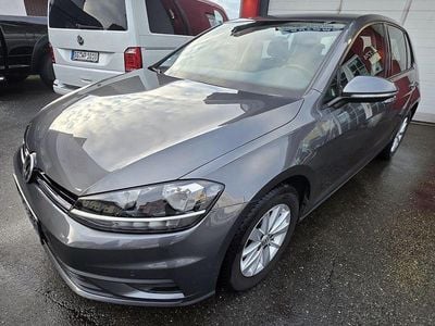 Gebraucht VW Golf VII 86 PS (63 kW) 2019 Grau Limousine