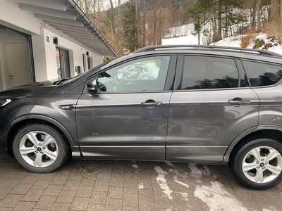 Braun Gebraucht 2018 Ford Kuga ST-Line SUV | 16.000 € (Fairer Preis)
