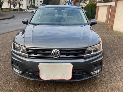 Gebraucht VW Tiguan Trendline 150 PS (110 kW) 2016 Grau SUV
