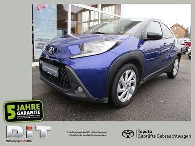Gebraucht Toyota Aygo X Comfort 72 PS (52 kW) 2022 Juniper blue metallic/ night sky black SUV