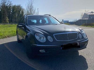 Gebraucht Mercedes E280 Avantgarde 177 PS (130 kW) 2004 Schwarz Kombi