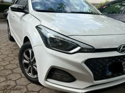 Gebraucht Hyundai i20 120 PS (88 kW) 2019 Weiß Kleinwagen