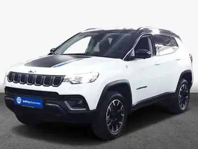 Gebraucht Jeep Compass Trailhawk 240 PS (176 kW) 2024 Weiß SUV