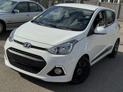 Gebraucht Hyundai i10 67 PS (49 kW) 2014 Weiß Kleinwagen