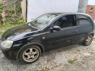 Używany Opel Corsa 58 KM (42 kW) 2001 Czarny Hatchback