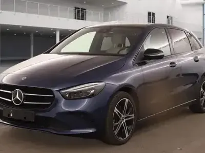 Gebraucht Mercedes B250e 218 PS (160 kW) 2022 Blau Kleinwagen
