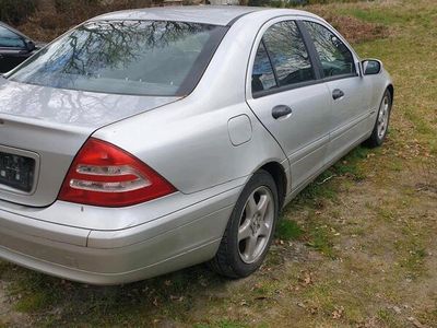 Mercedes C180
