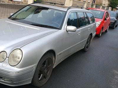 Mercedes E280