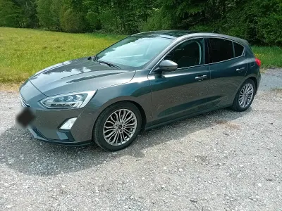 Używany Ford Focus Titanium 120 KM (88 kW) 2018 Szary Sedan/Limuzyna